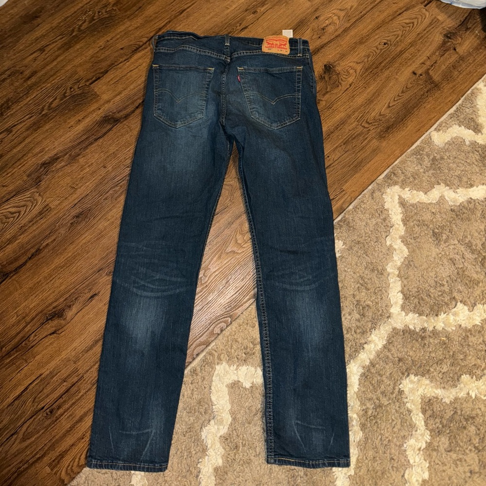 Levis dark wash jeans
